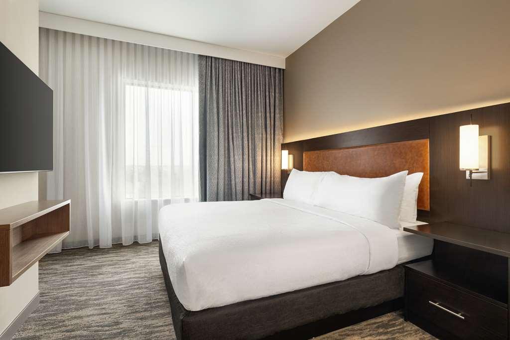 Embassy Suites By Hilton Round Rock Room photo